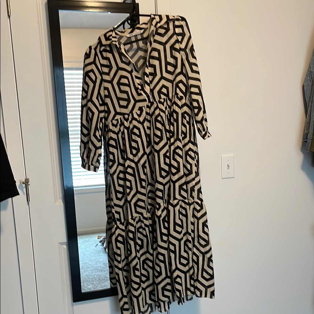Zara Black and White patterned Tiered V-Neck Dress